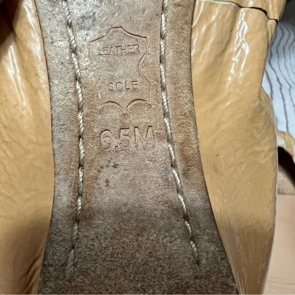 Tory Burch Beige Flats - Picture 12 of 14